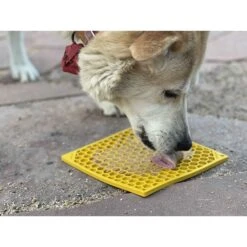 SodaPup Emat Honeycomb Dog Lick Mat -Cozy Paws 346975 PT7. AC SS1800 V1638316029