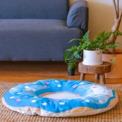 HappyCare Textiles 3D Realistic Donut Print Bolster Dog Bed -Cozy Paws 366943 PT3. AC SS1800 V1645639601