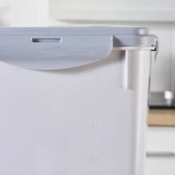 Hanamya Container With Measuring Cup Dog & Cat Food Storage, 2 Count -Cozy Paws 665798 PT5. AC SS1800 V1665526375