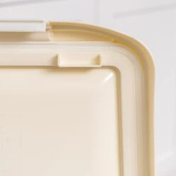 IRIS WeatherPro Airtight 3-Piece Food Storage Container -Cozy Paws 899638 PT5. AC SS1800 V1698860674