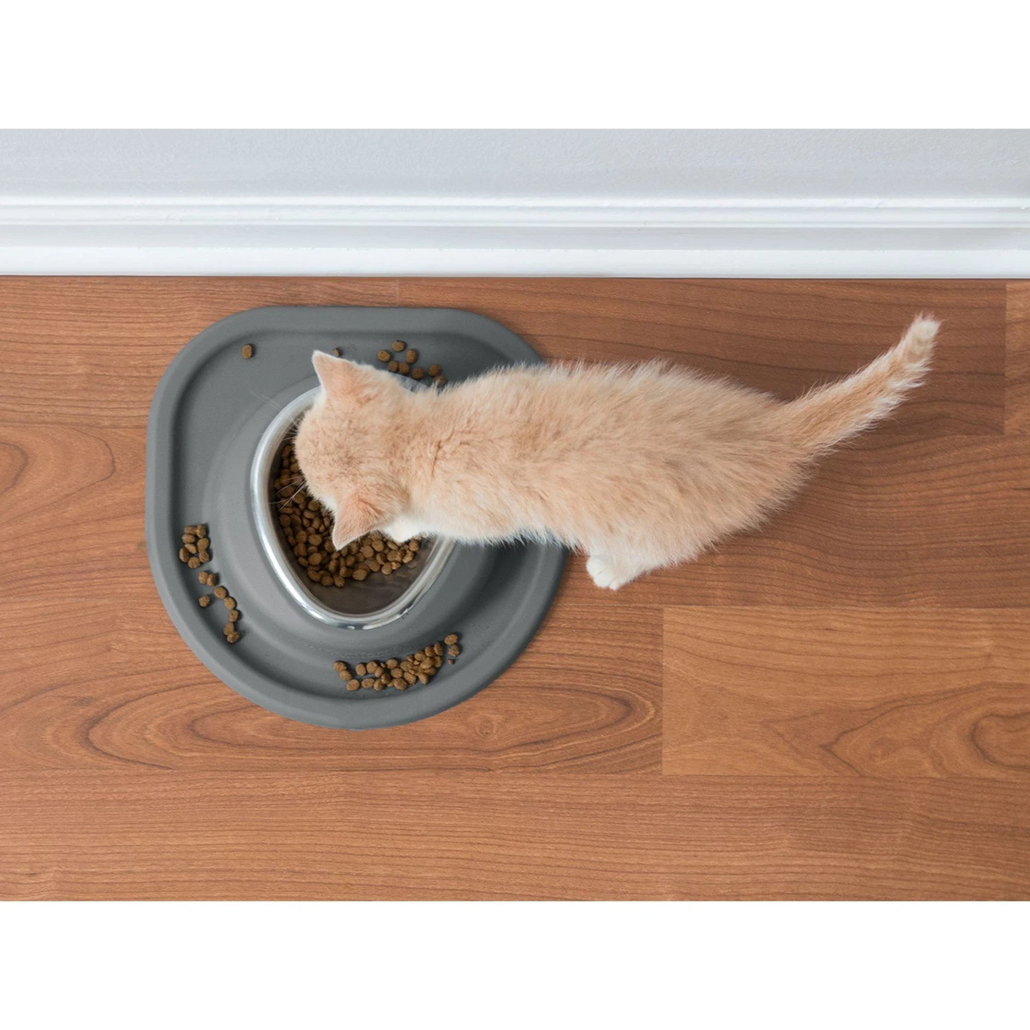 WeatherTech Single Low Poly Bowl Cat & Dog Pet Feeding System 6 WeatherTech Single Low Poly Bowl Cat & Dog Pet Feeding System - Image 4